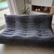 Togo canapé 3 places ligne roset avec un pouf