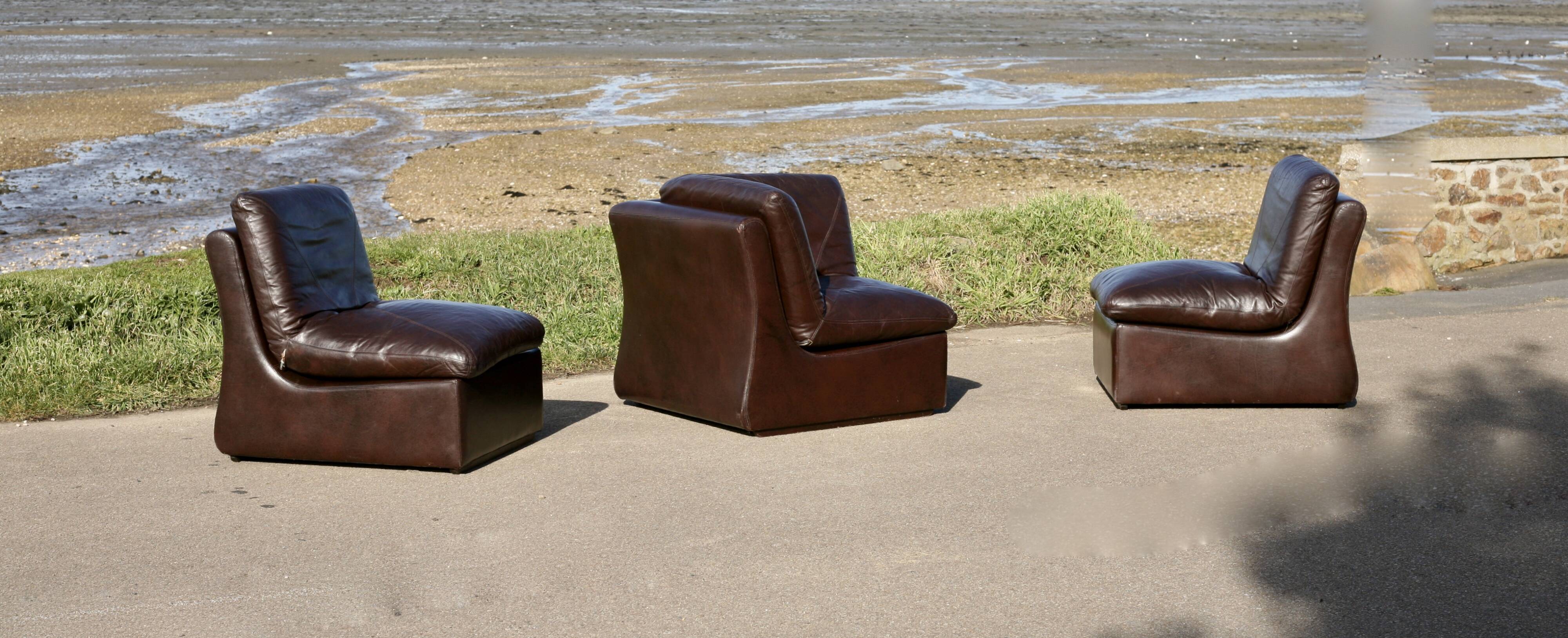 Modular sofa made up of 3 leather armchairs. Circa 1970