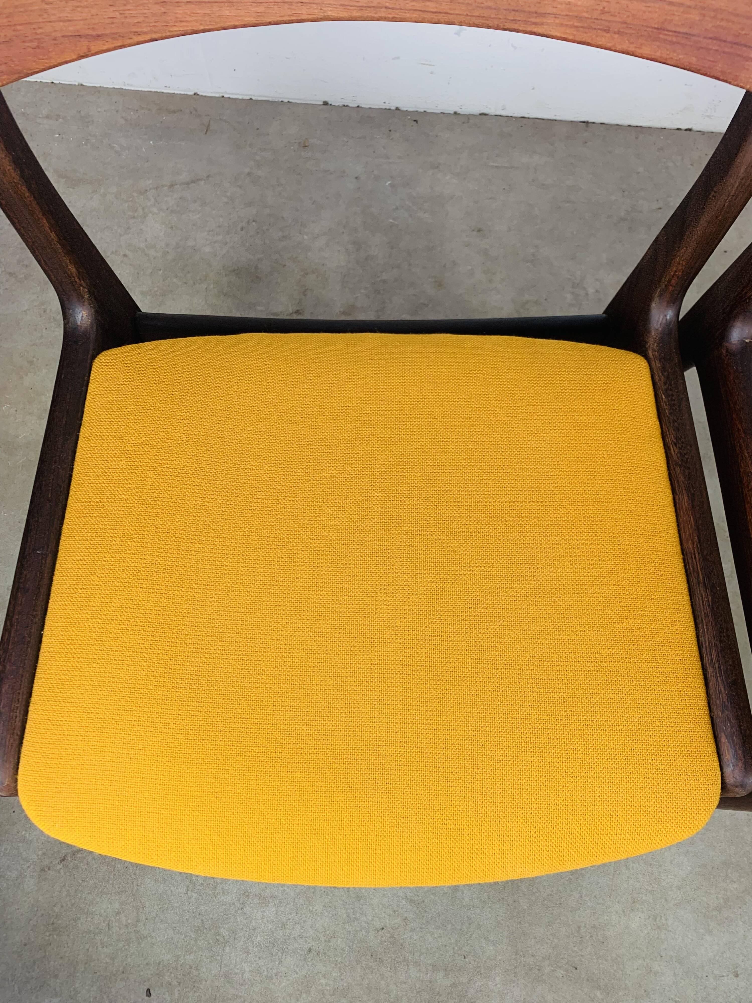 Pair of Danish Scandinavian chairs in rosewood, 1960s.