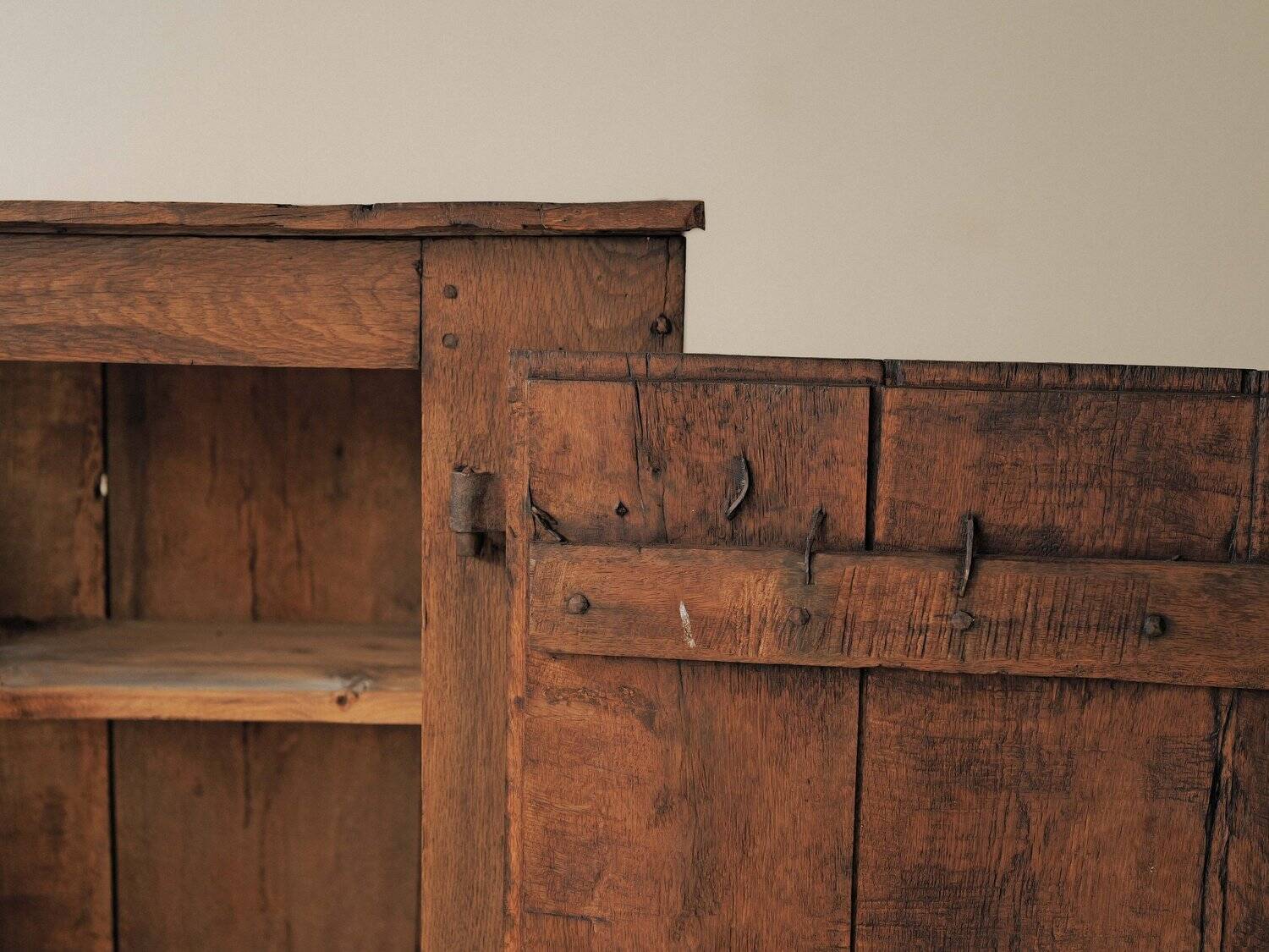 Oak furniture, folk art, Cévennes, 19th century