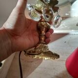 Lampe rococo , pied en bronze ciselé, fausse bougie et  pampilles pendeloques en cristal