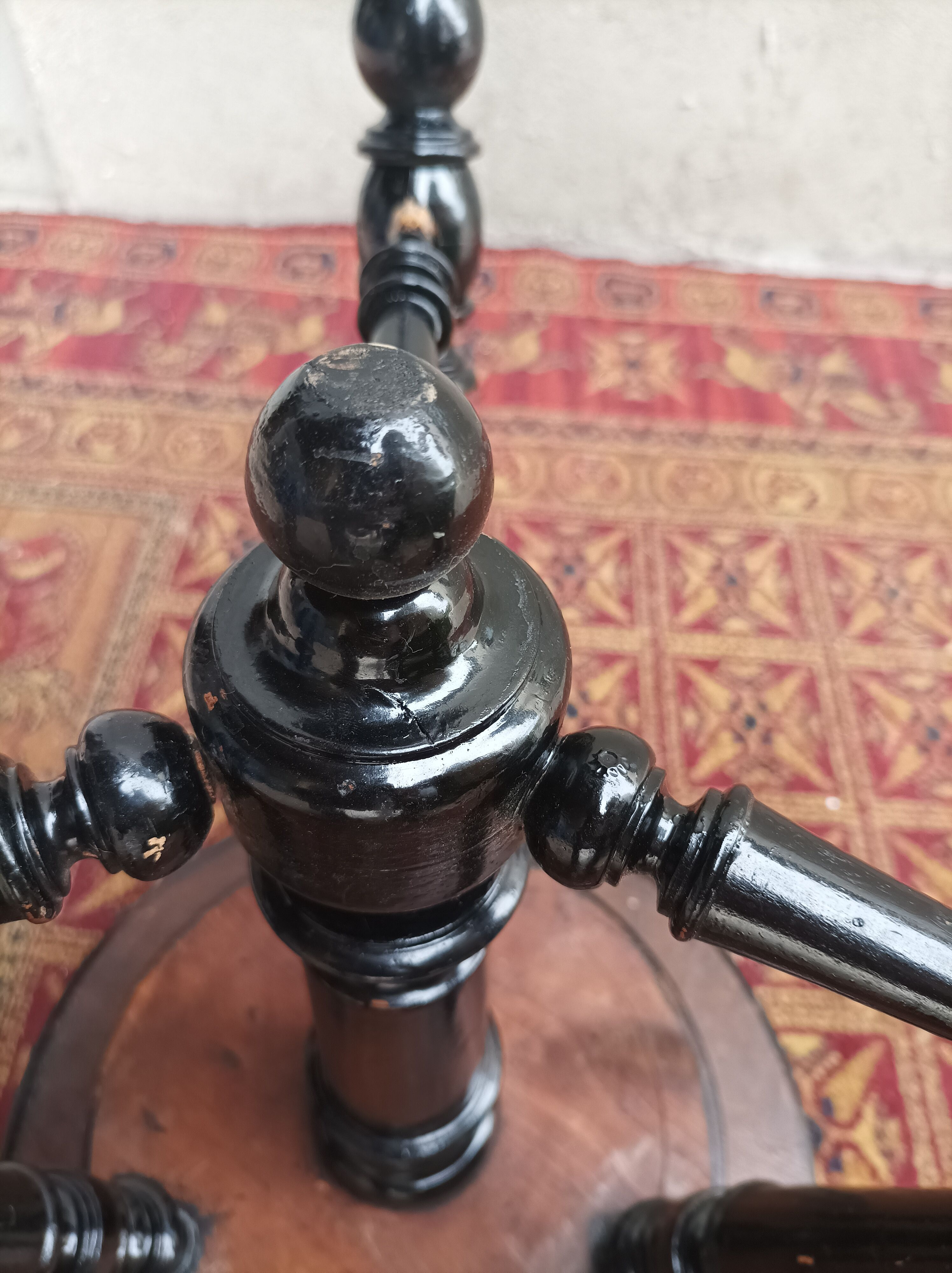 Napoleon III piano stool