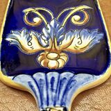 Antique Gien Renaissance cake shovel, blue background, 1941/1950