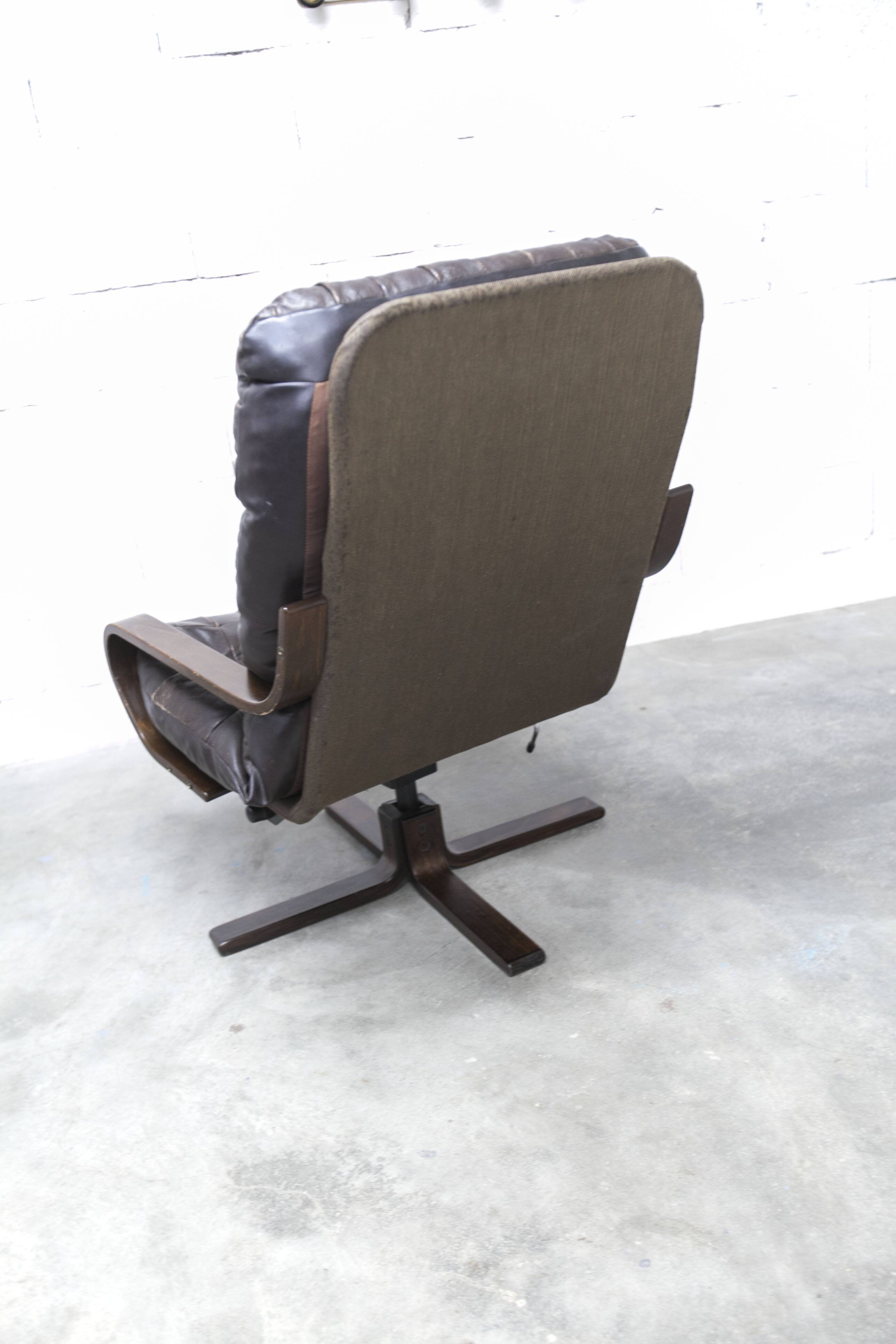 Scandinavian armchair 1970 curved laminated wood leather seat