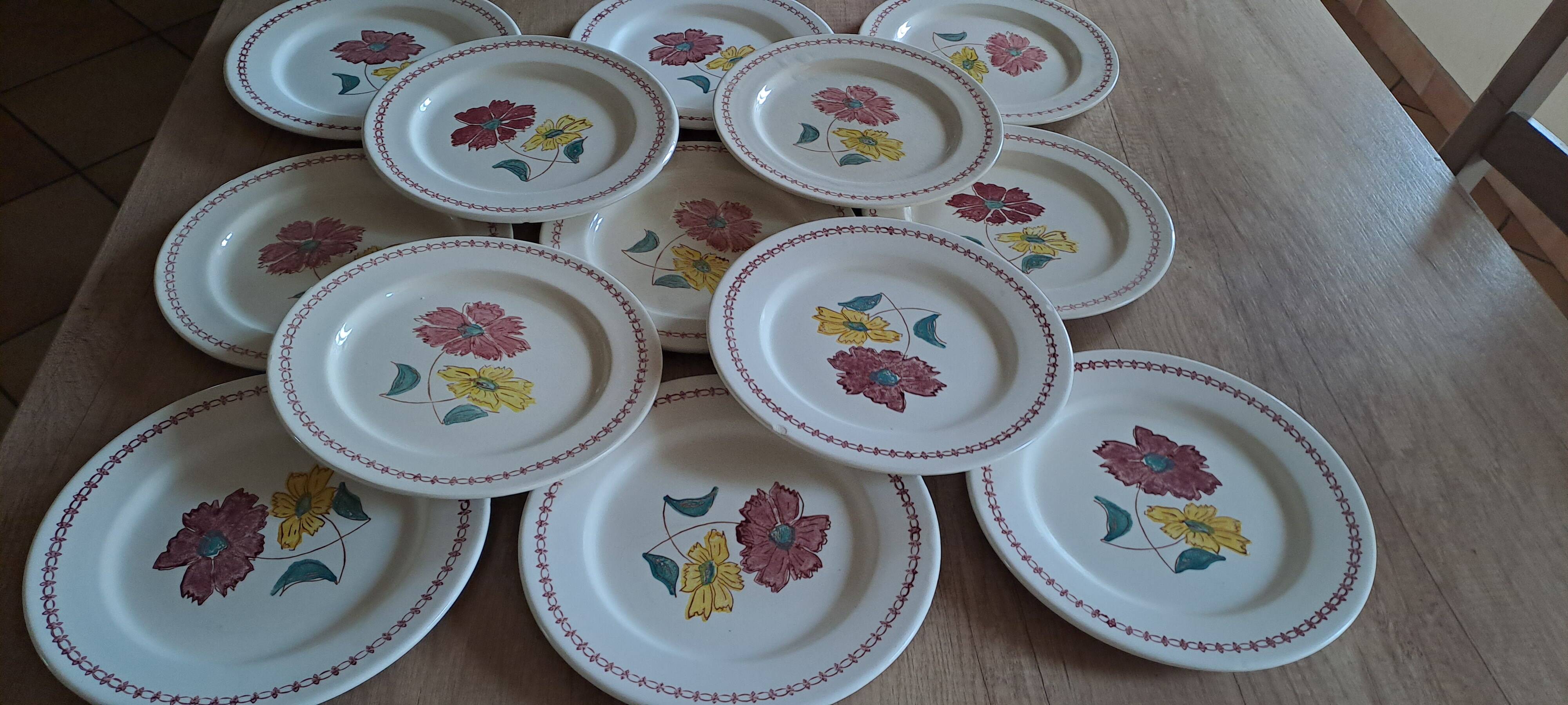 13 antique DDP France plates, 1950s-60s