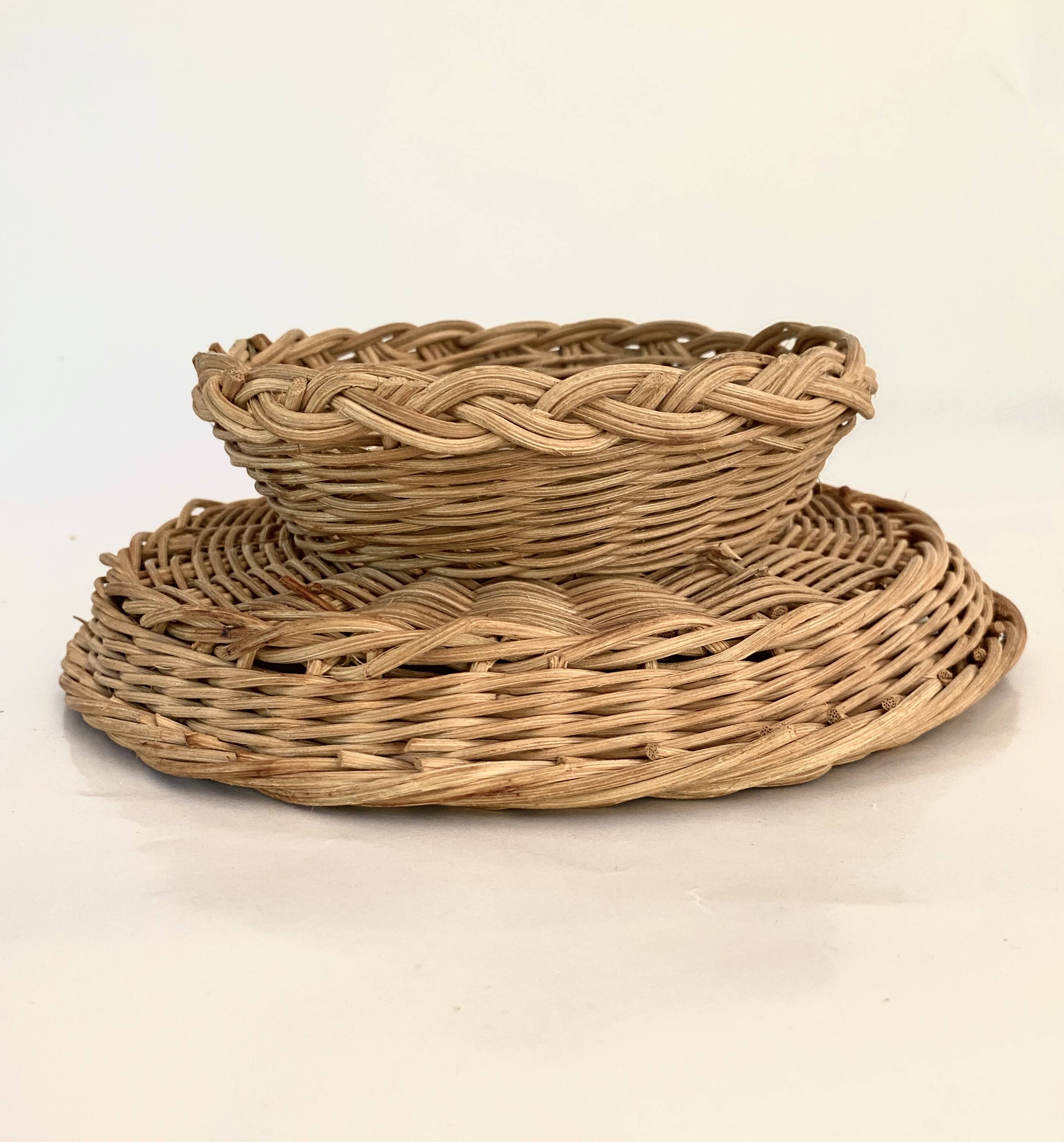 Straw dish on pedestal