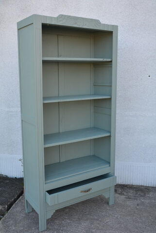 Bookcase of the 1930s