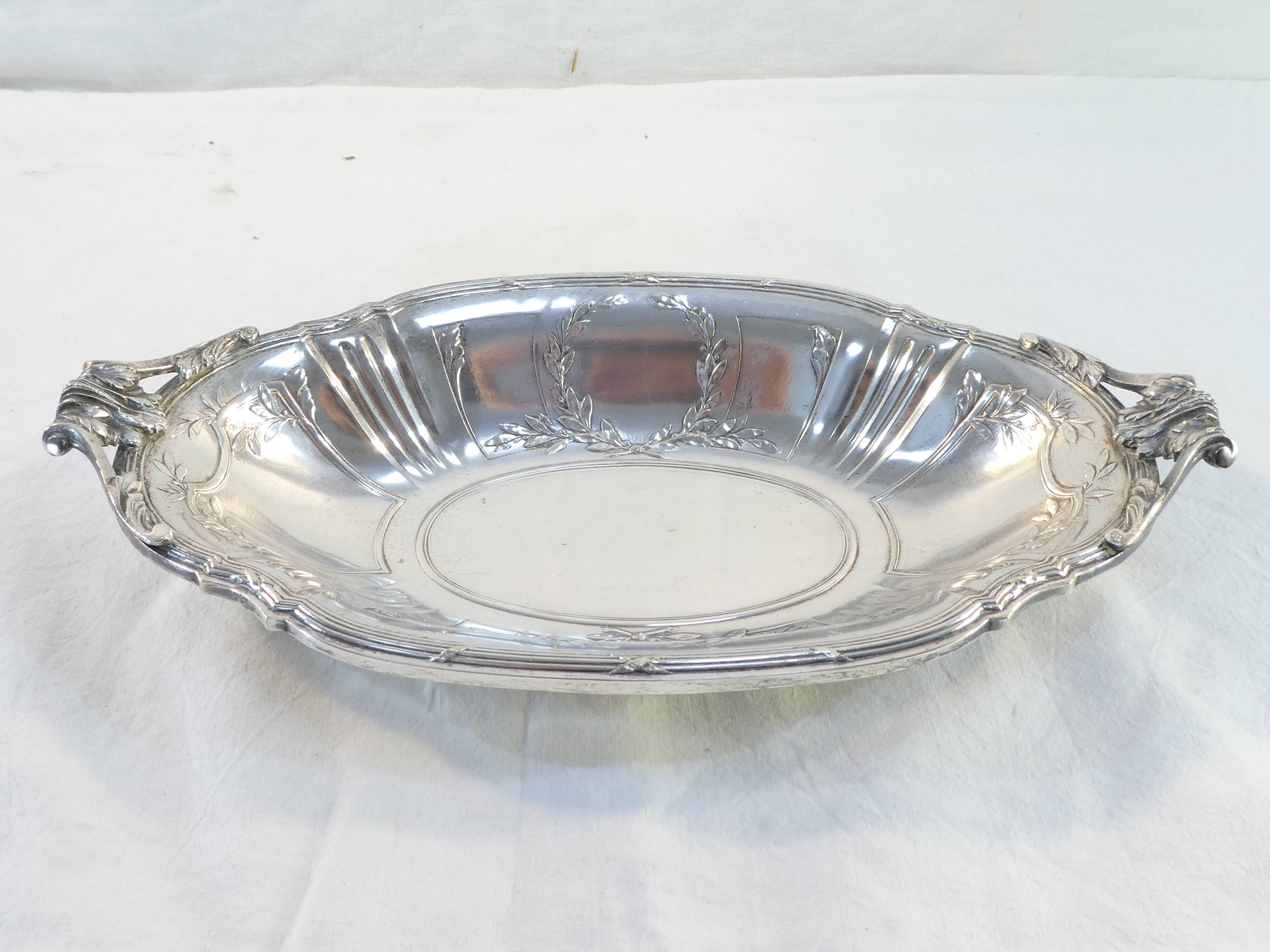 Old basket or bread basket in Silver Metal