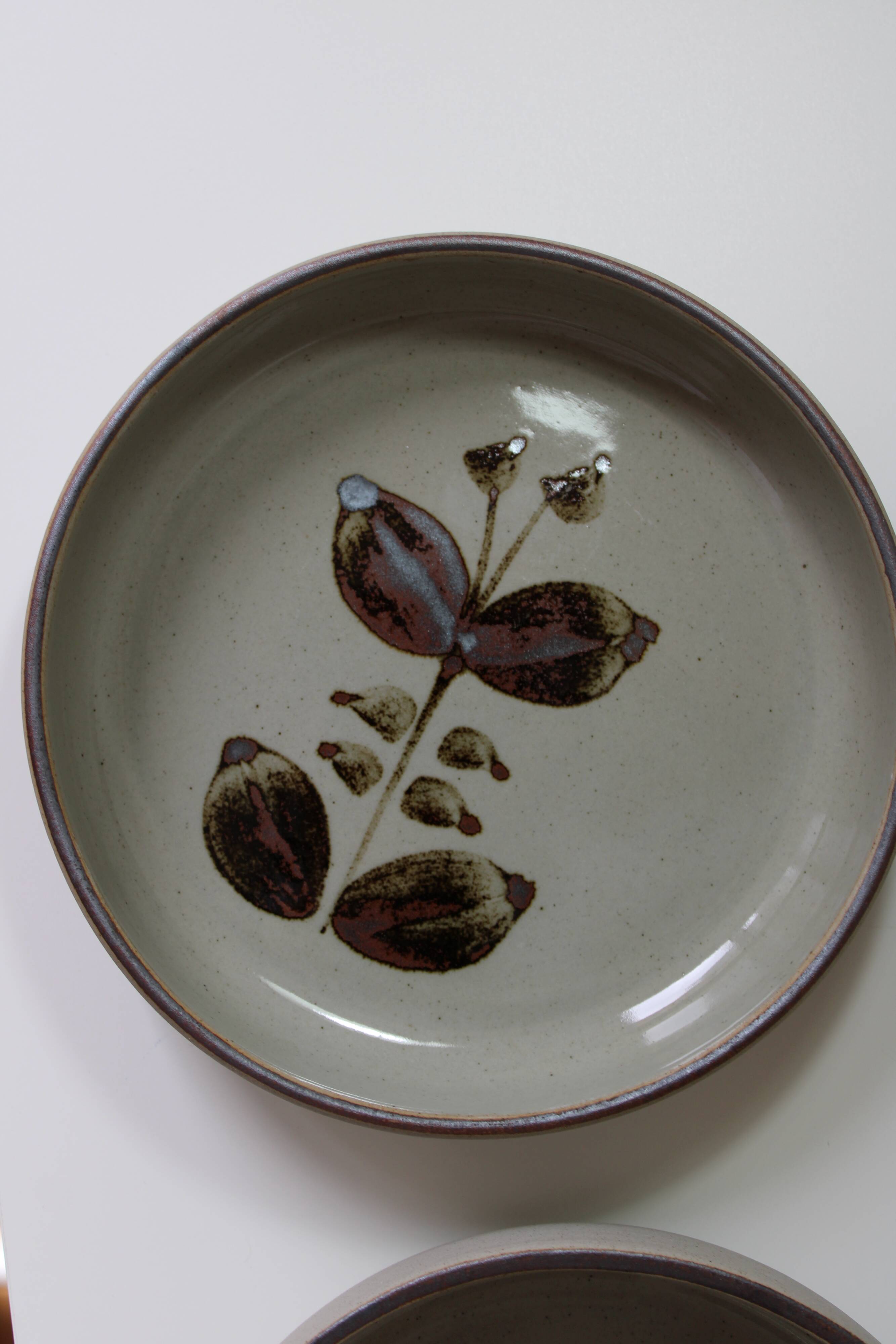 6 small vintage Arnon stoneware flower deep plates