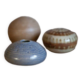 Ensemble de 3 vases céramique, vase boule et vase forme oursin, vase signé, collection,
