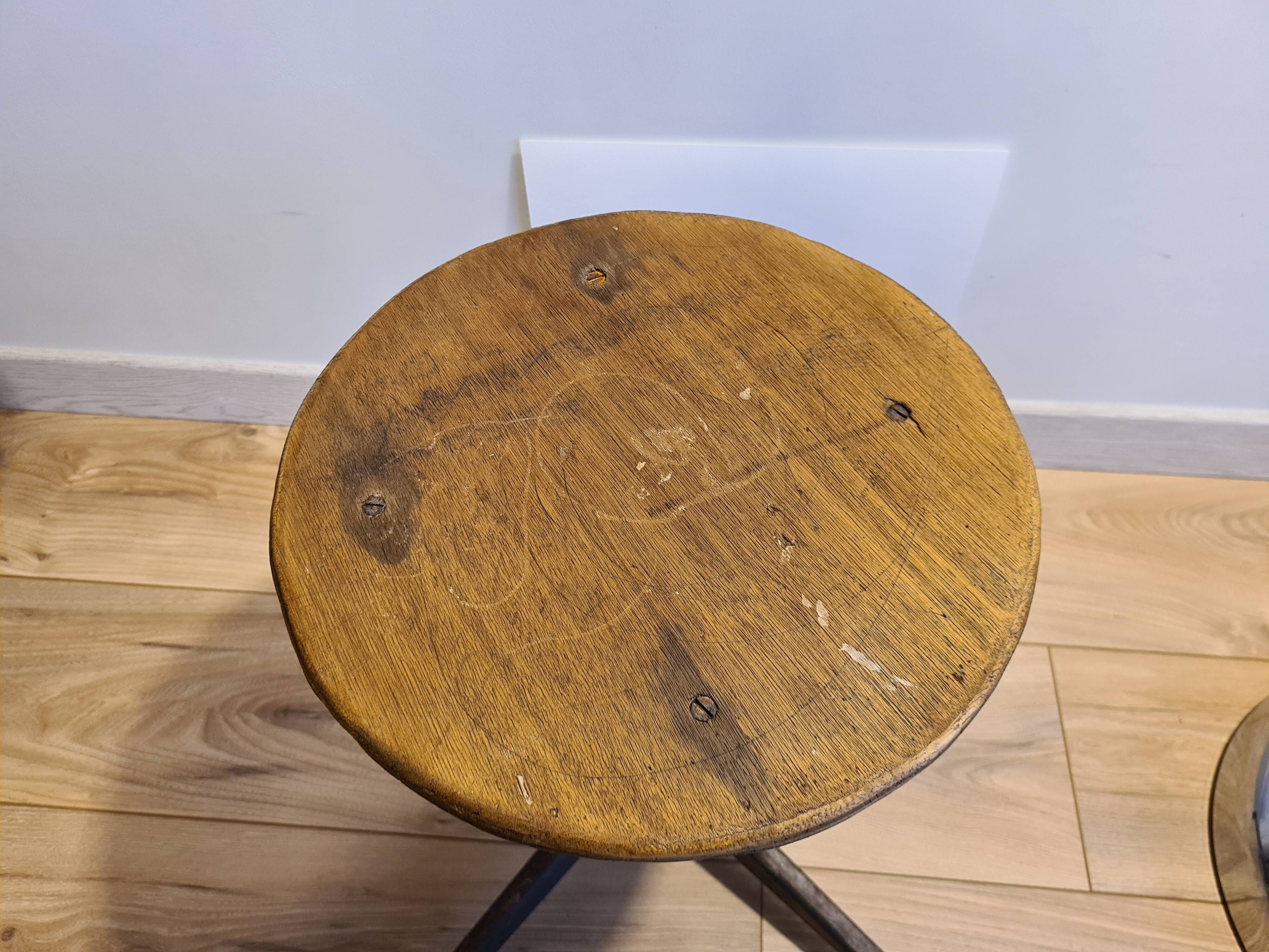 Vintage industrial workshop tabouret