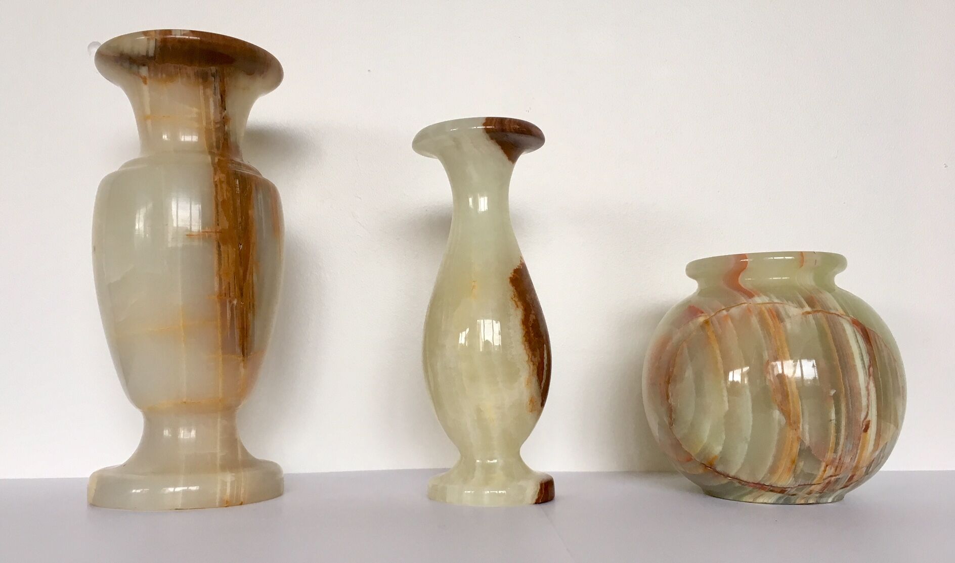 Pot and soliflores in onyx marble