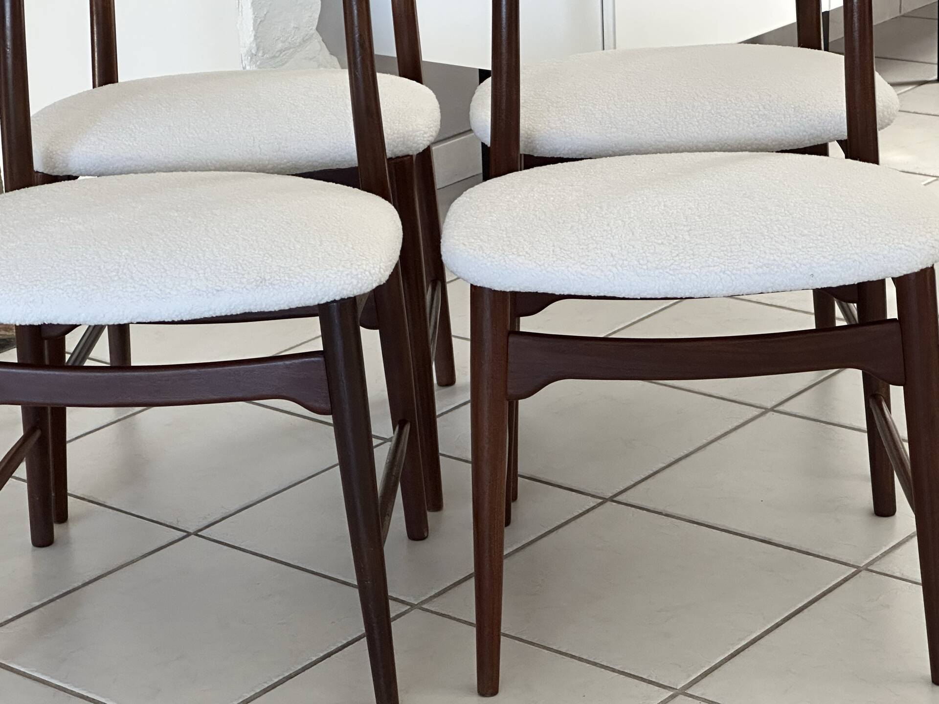 Suite 4 chaises Teck par Wilkhan pour Georg Leowald  Allemagne 1960