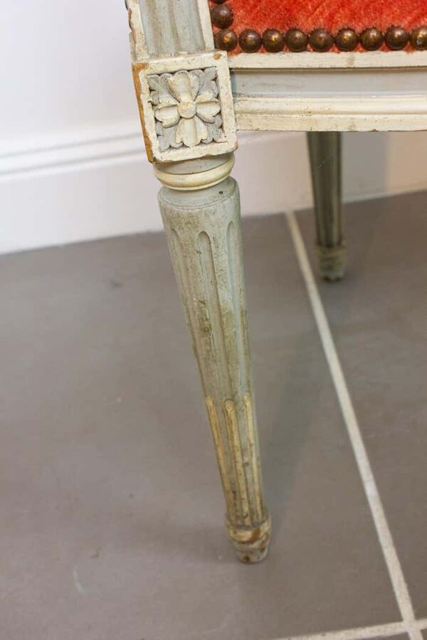 Paire de fauteuils médaillons de style Louis XVI en velours orange- vers 1950