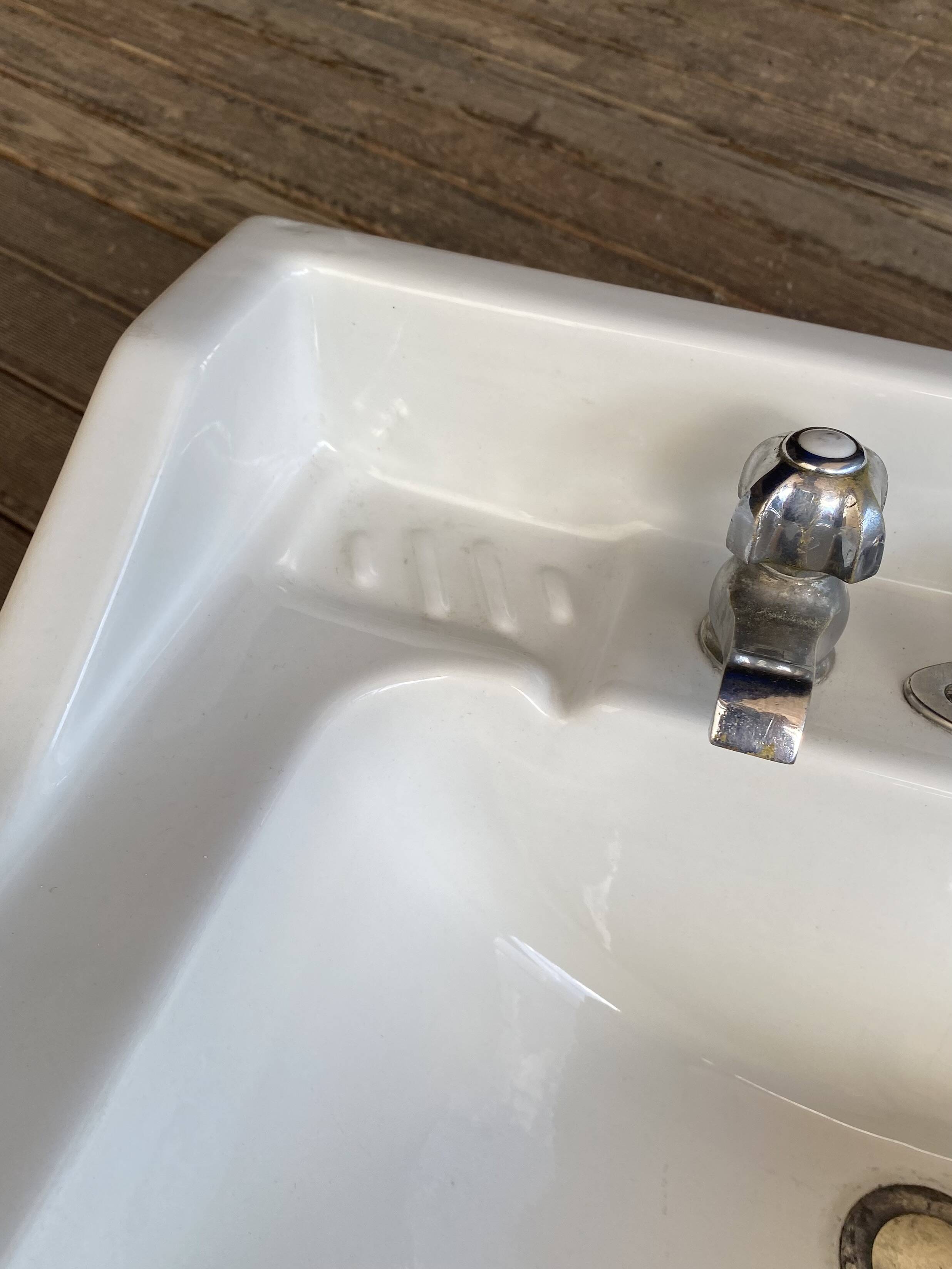 Ancien évier art déco