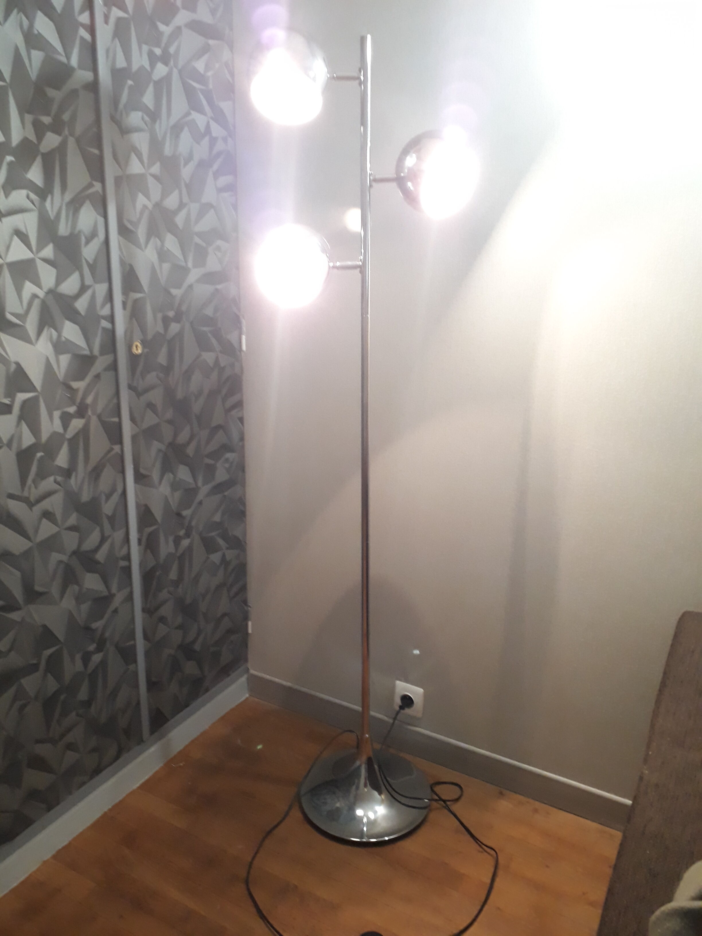 Three eyesballs floor lamp