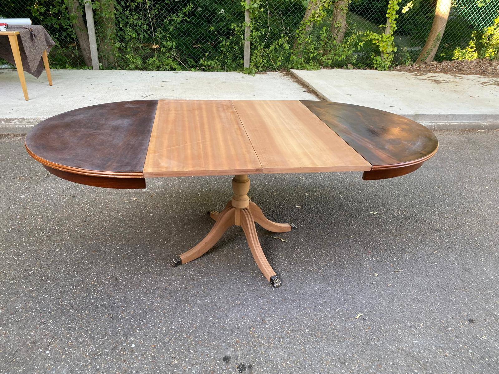 Extendable round dining table with central leg, renovated in raw wood, 20th century