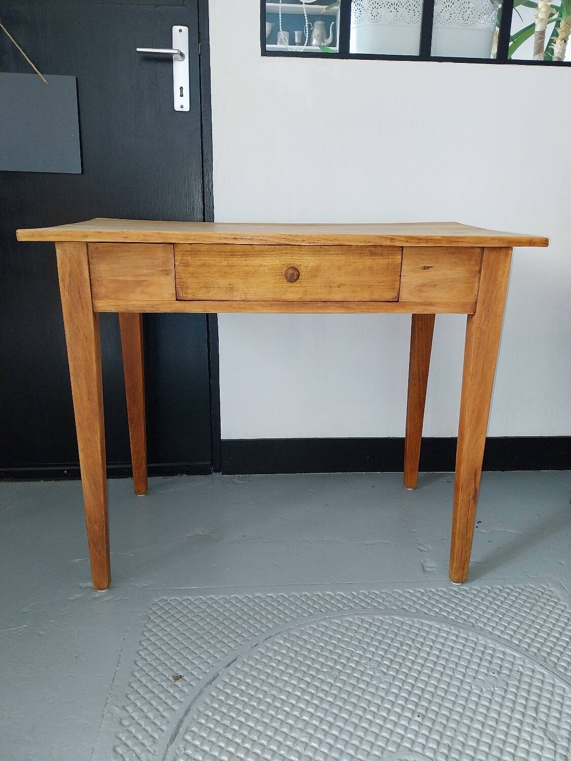 Desk table t
