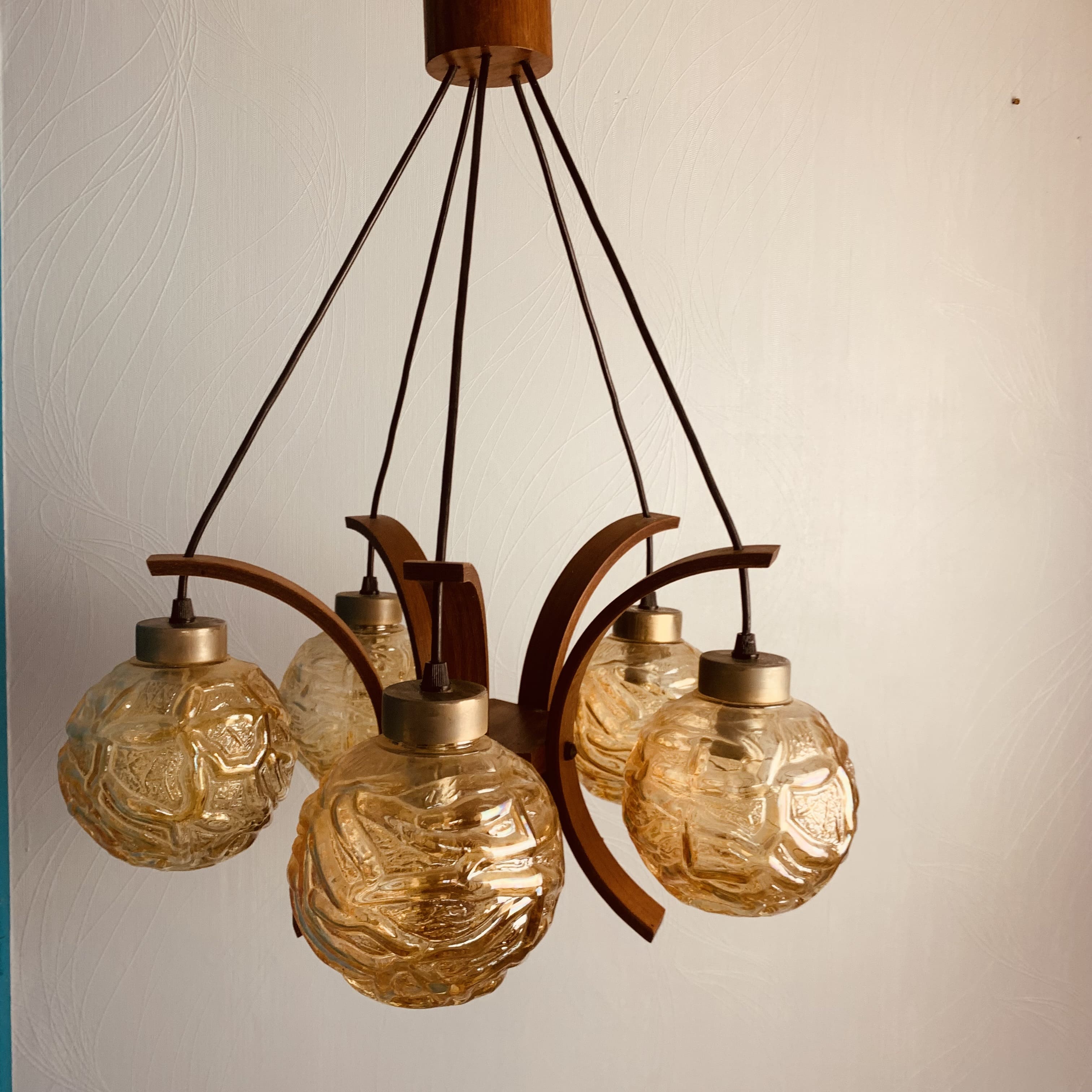 Iridescent glass teak chandelier - 5 burners