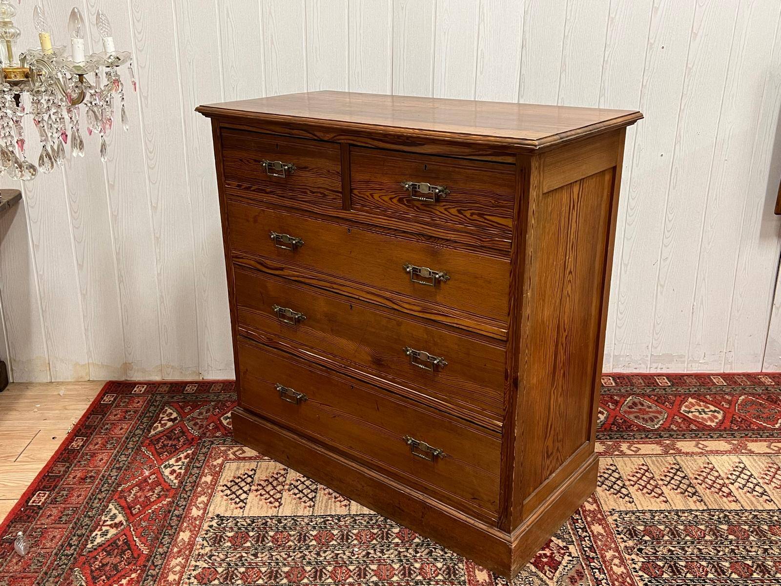 Chest of drawers