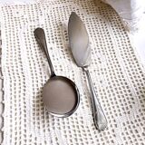 Set of two cutting shovels for cakes, tarts and sweets