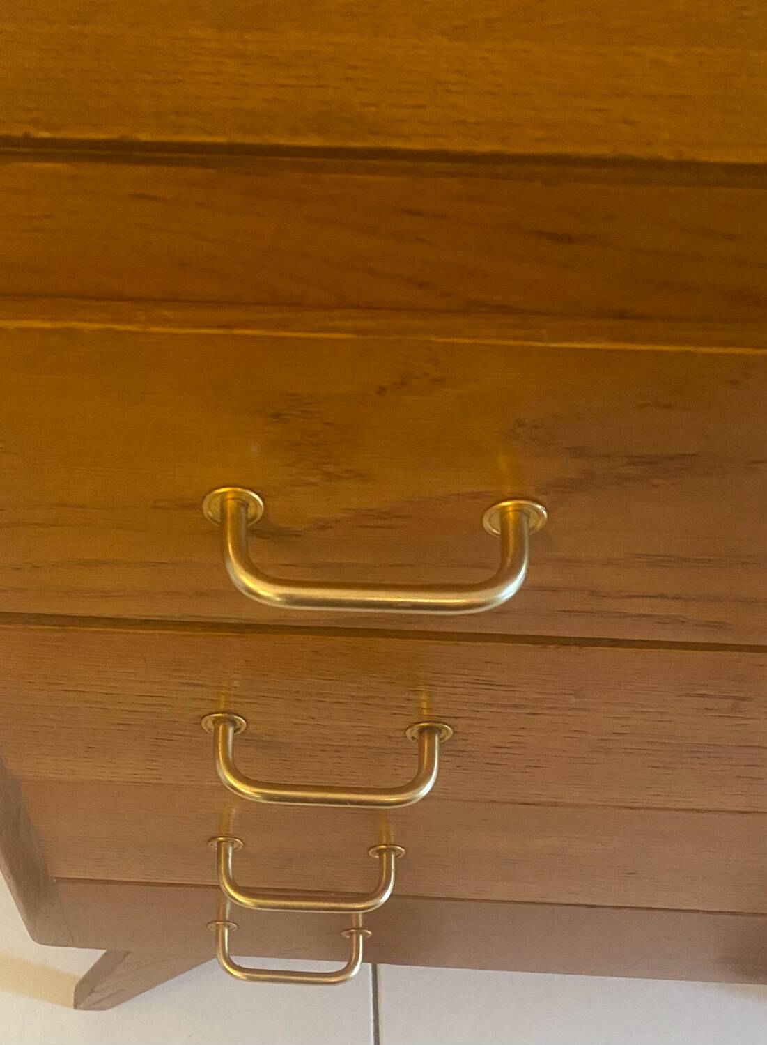 Commode vintage pieds compas