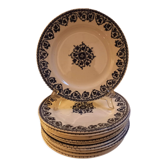 Set of 12 flat plates Terre de fer, Brienne model, HB&Cie manufacture, early twentieth century.