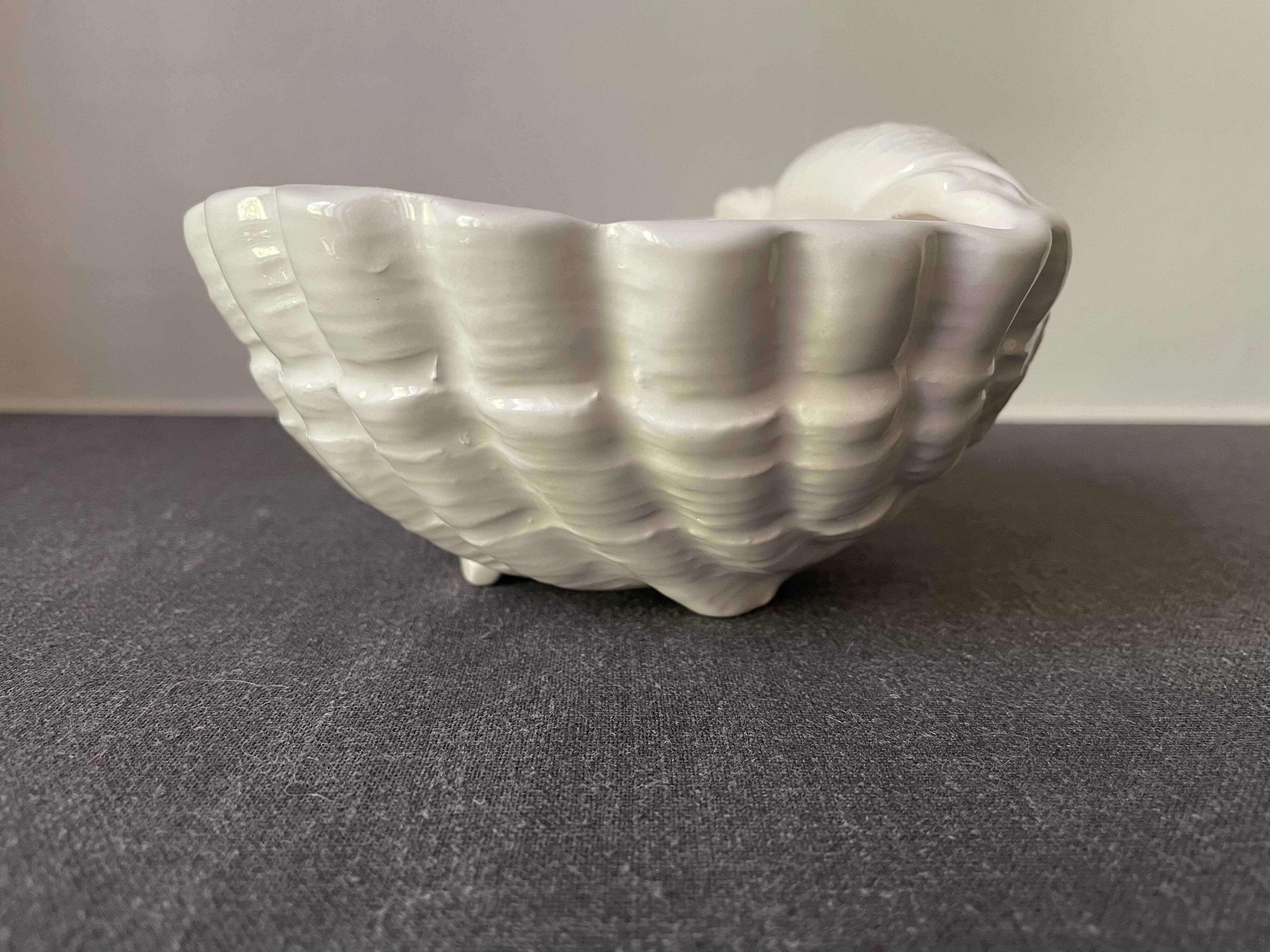 Ceramic shell emptier
