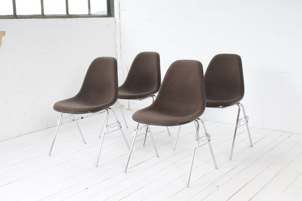 Set of 4 side chairs by Charles & Ray Eames for Herman Miller