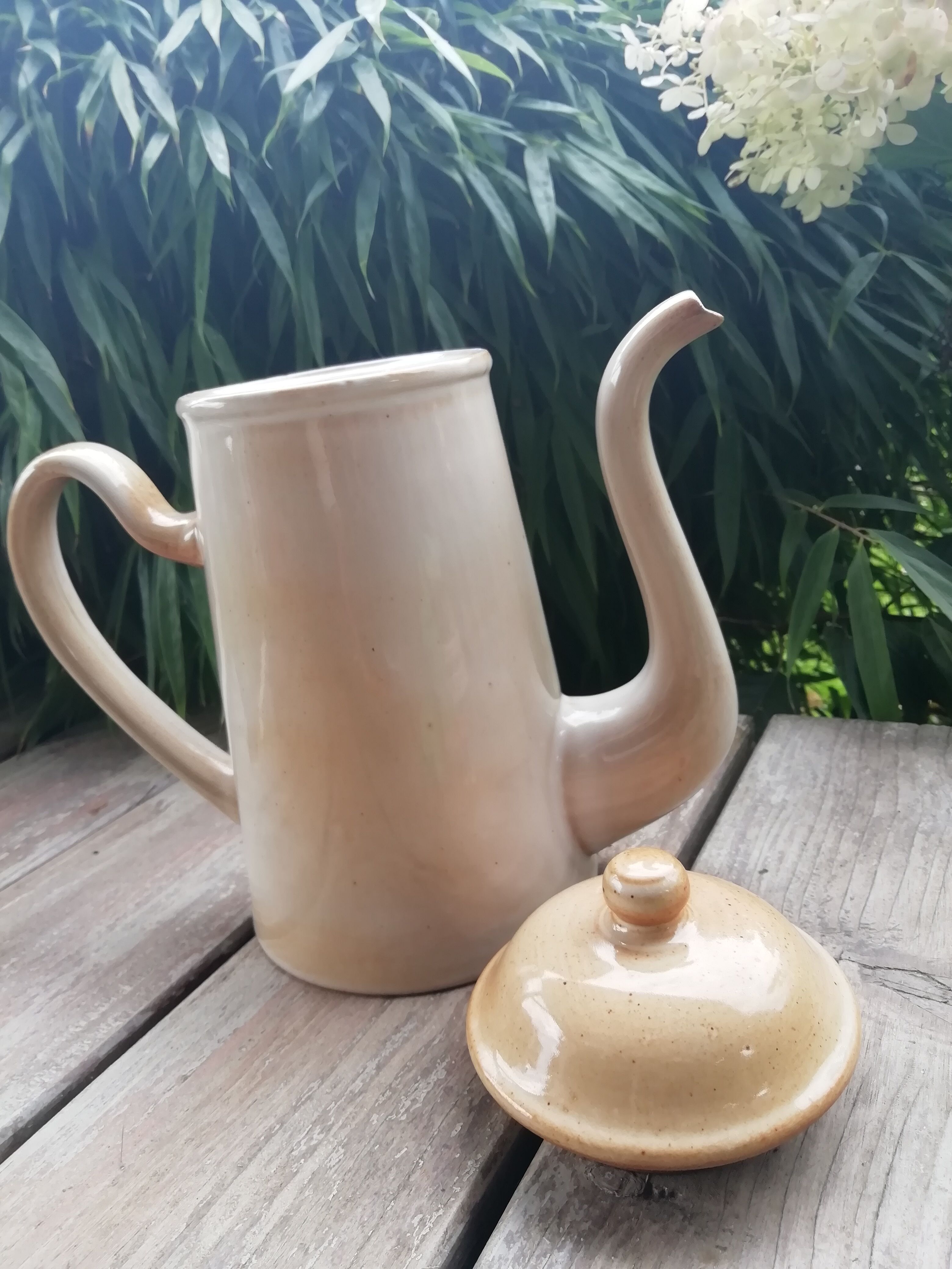 Cafetière en gès du marais