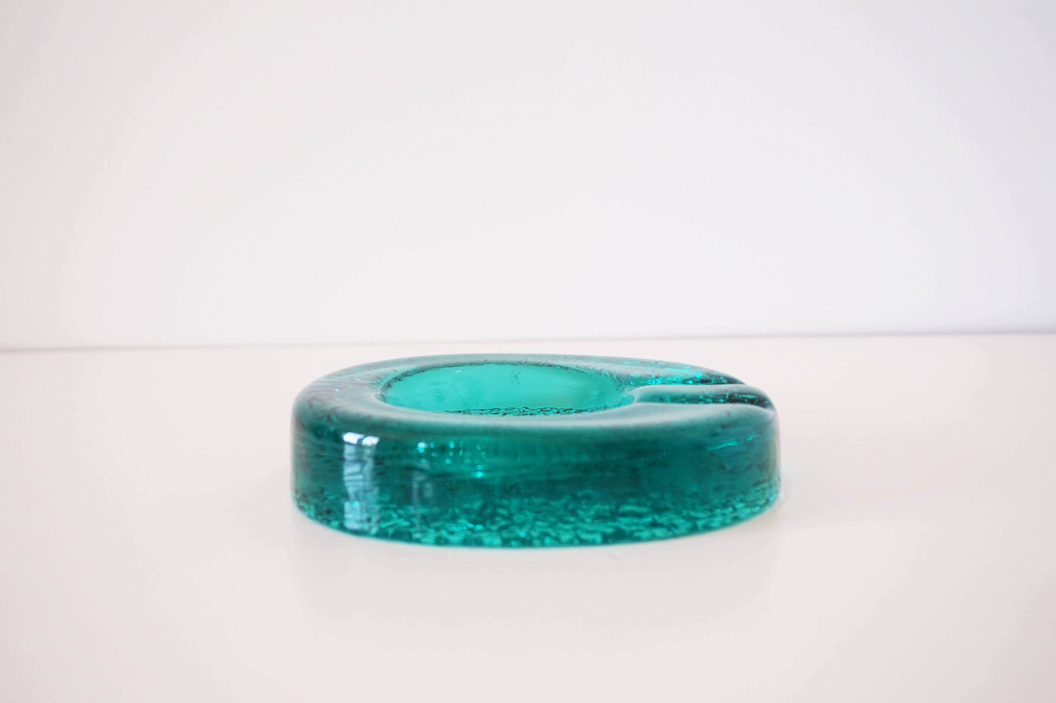 Turquoise annealed glass pocket empty