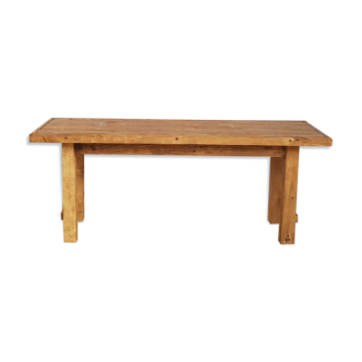 Table basse brutaliste