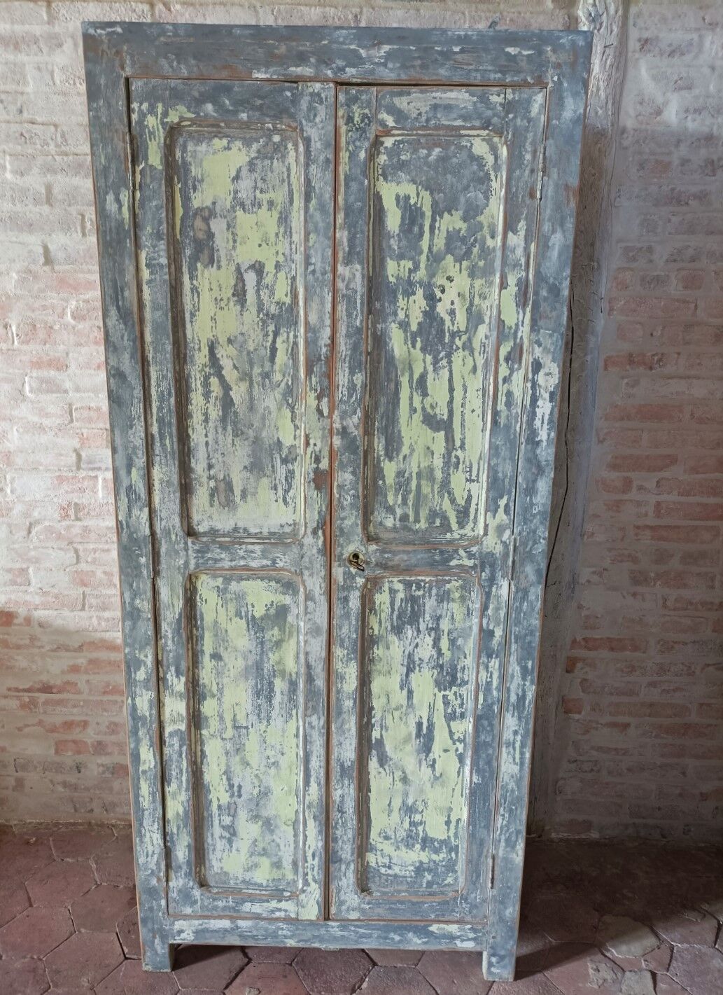 Armoire parisienne