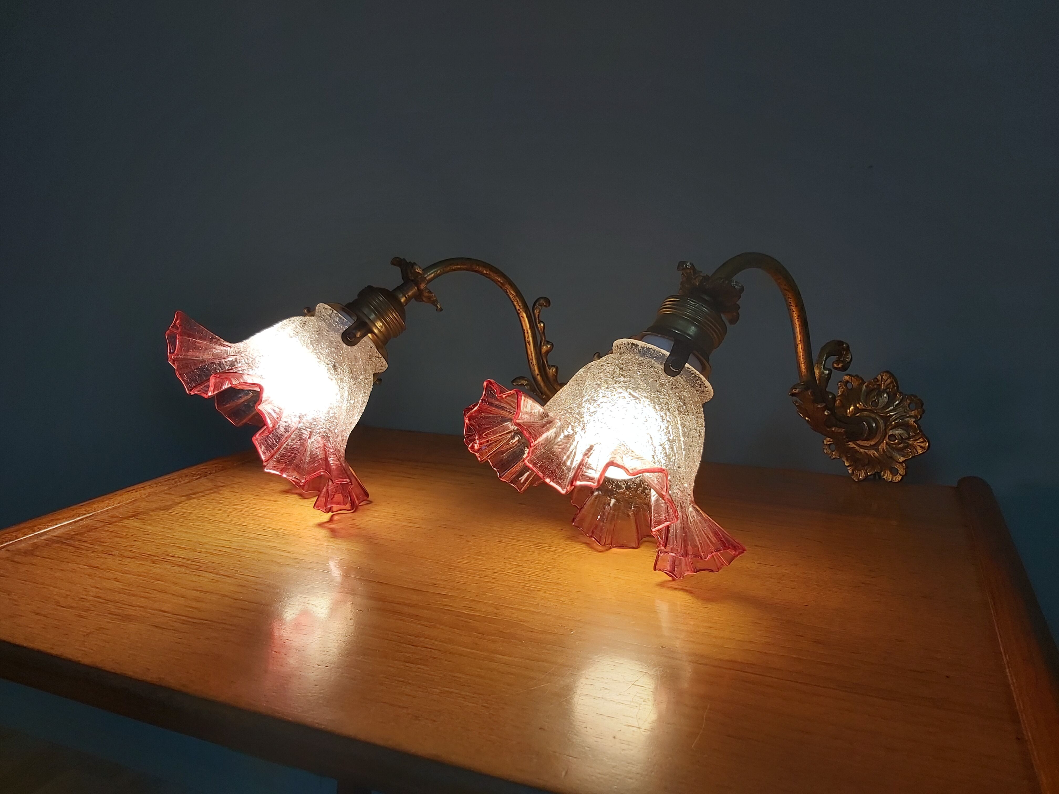 Pair of wall lights in gilded bronze, Art Nouveau