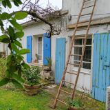 Old wood scale 3.2 m