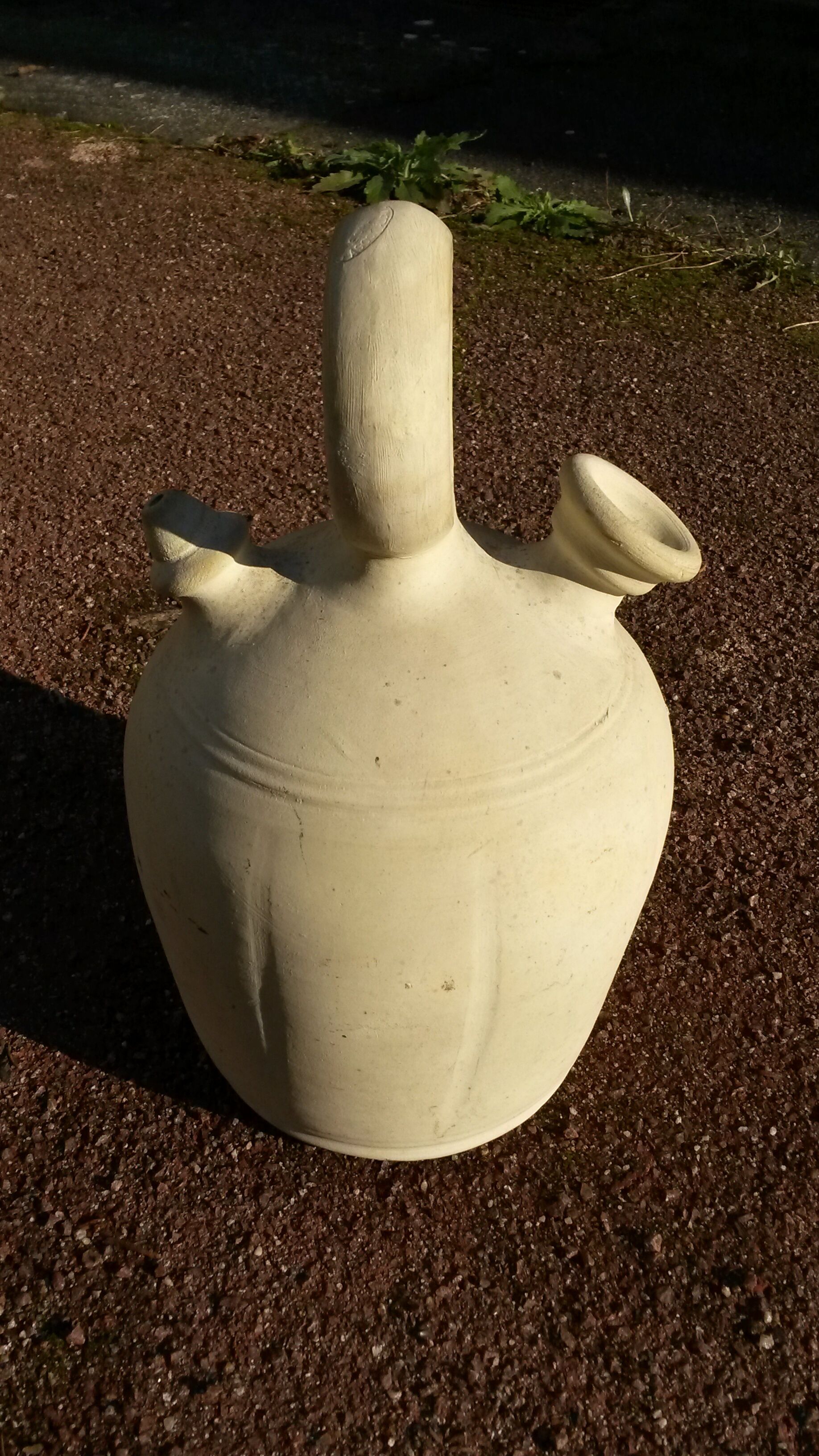 Summer white terracotta gargoulette