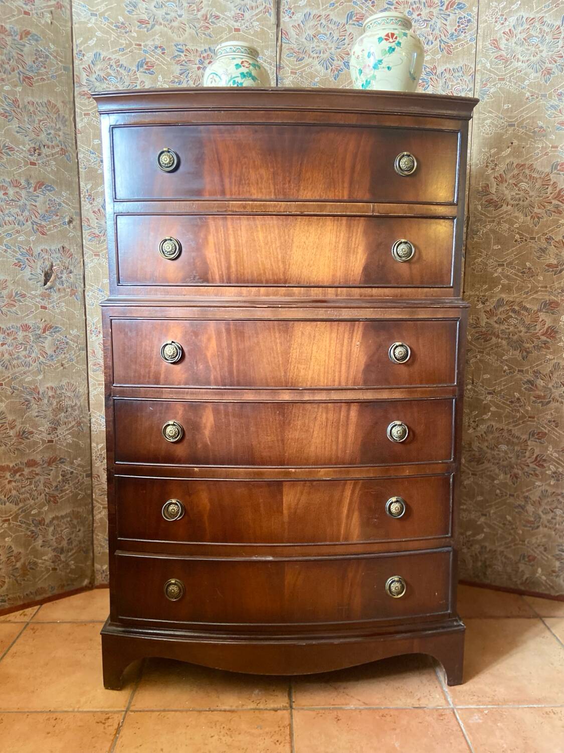 Large English chest of drawers - mahogany
