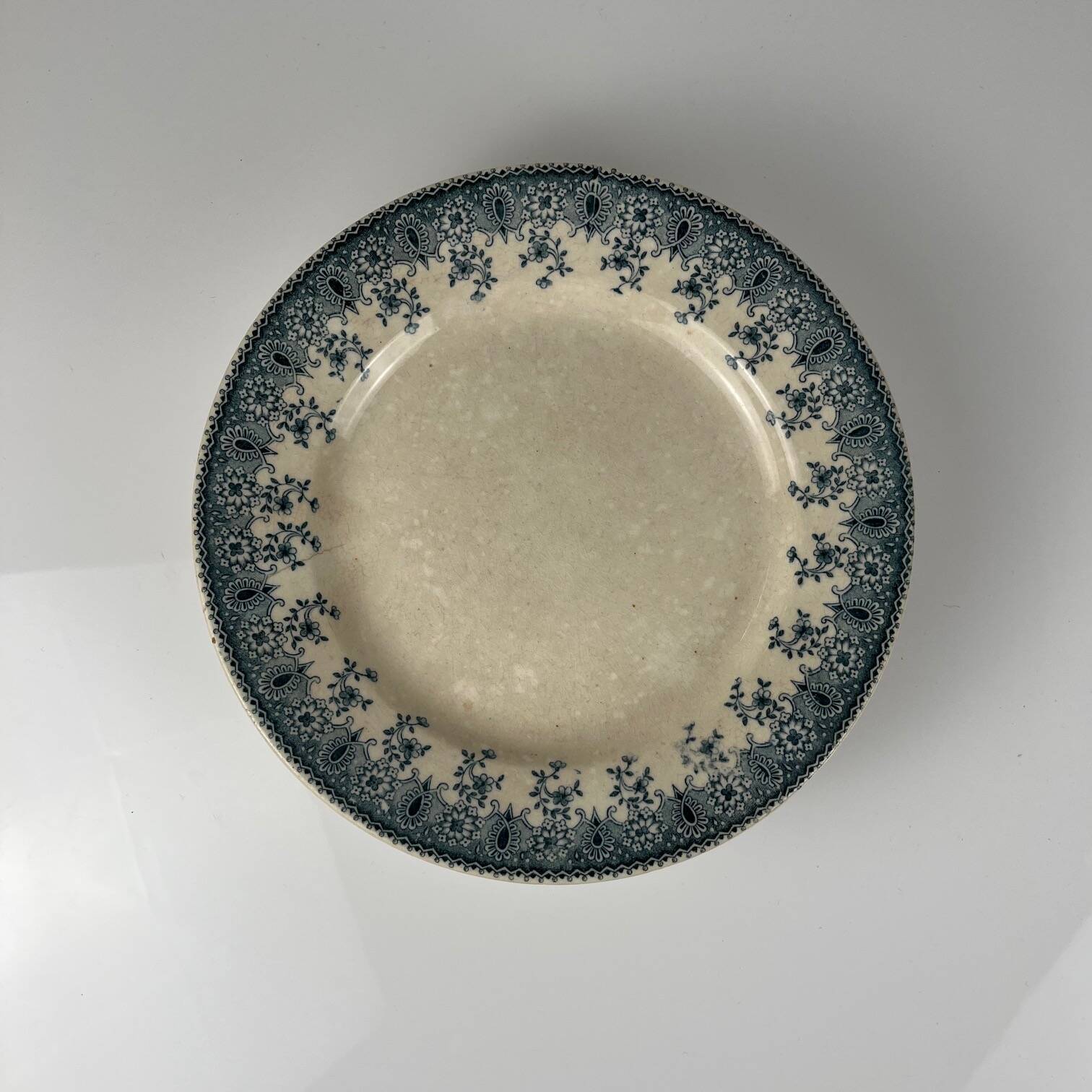 Low fruit bowl in blue iron earth, Jules Etienne, Paris, 19th century.