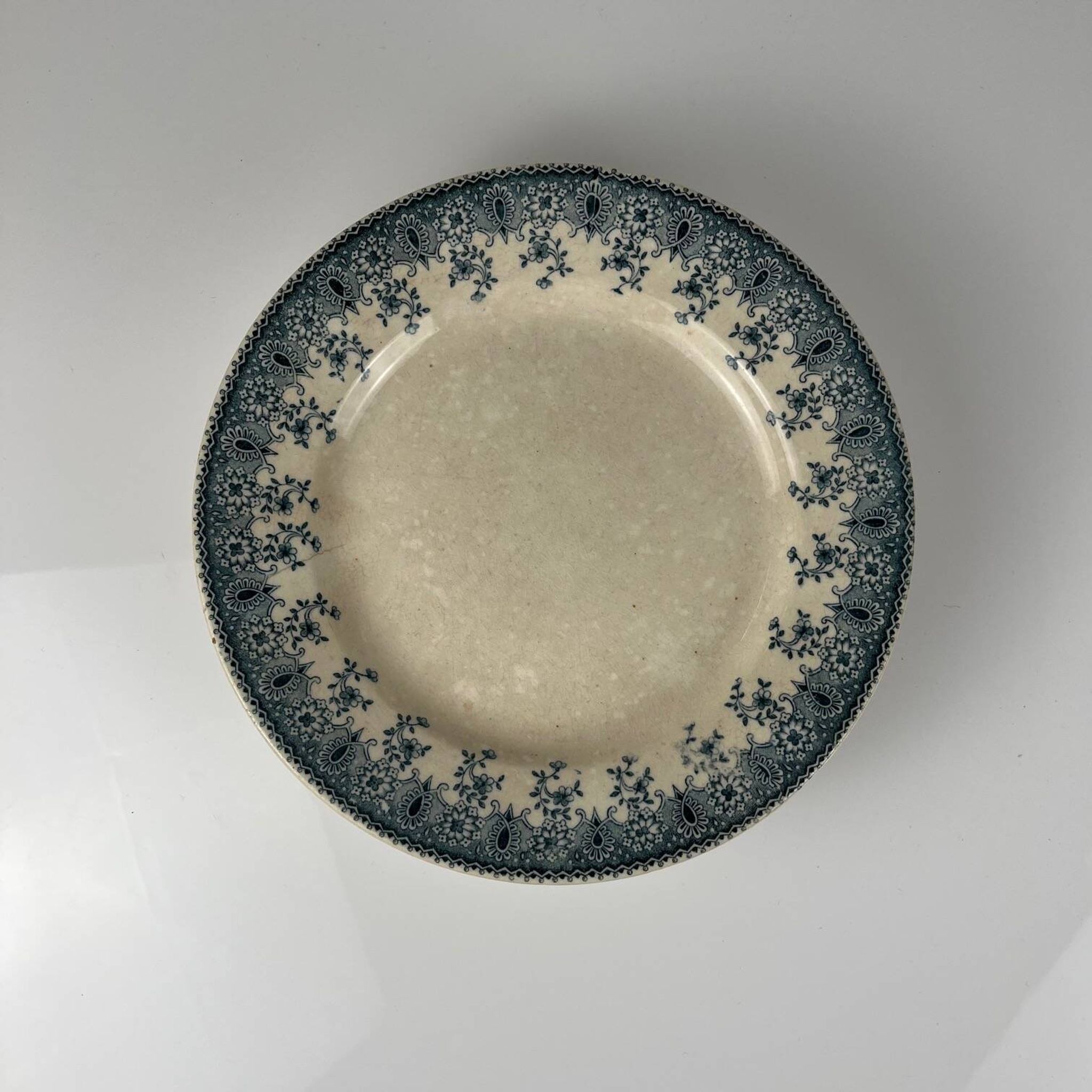 Low fruit bowl in blue iron earth, Jules Etienne, Paris, 19th century.