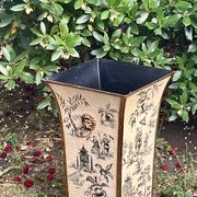 Grand cache-pot tôle - Décor aux Chinois- Pattes de lion - Très bon état