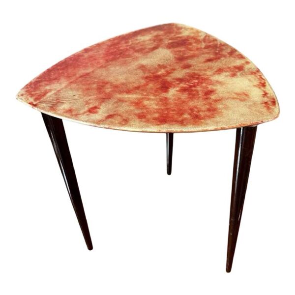 Table basse d'appoint aldo tura en parchemin peau de chèvre teintée rouge laqué, italie ca 1950