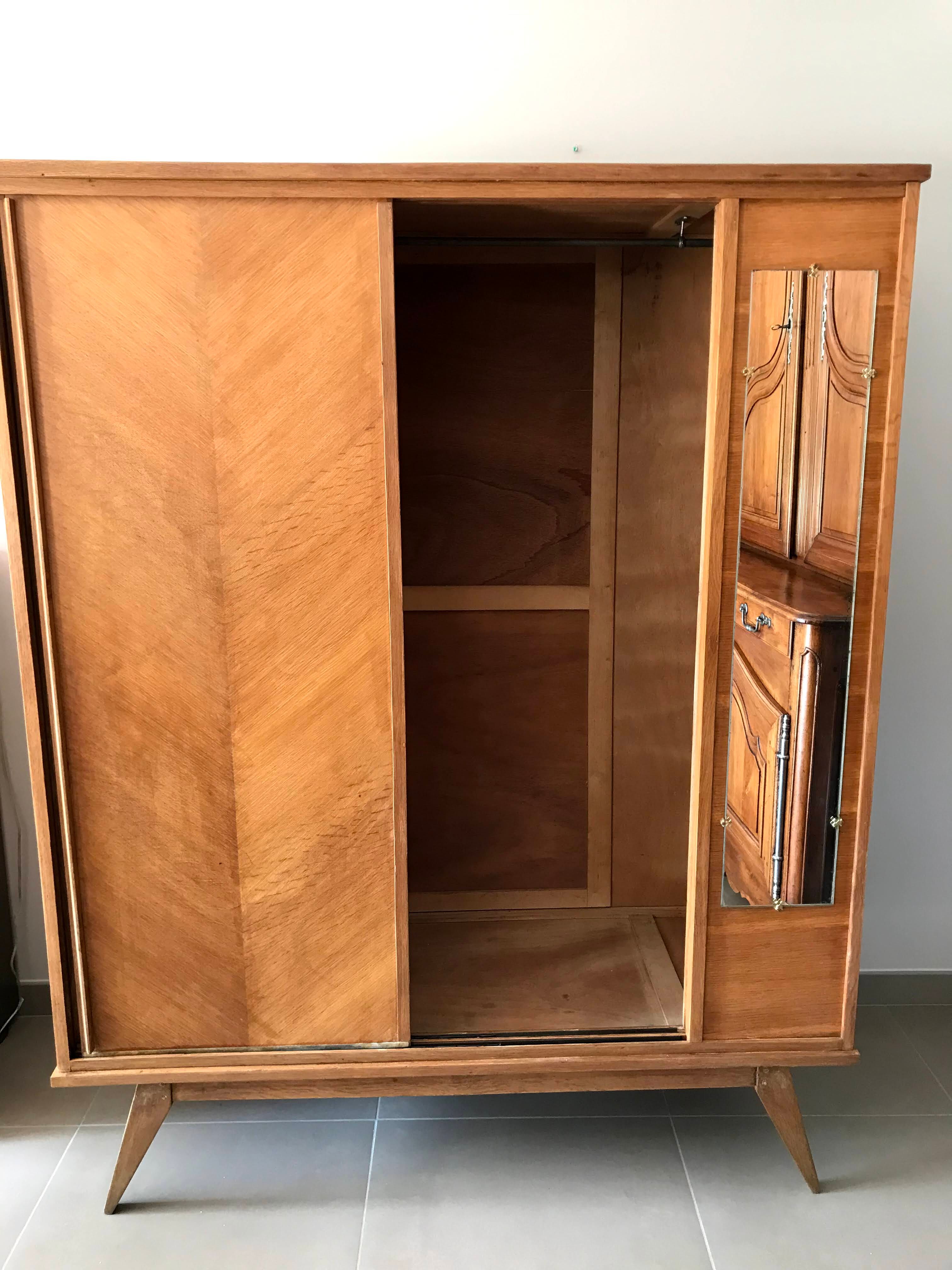 Wardrobe sewing door