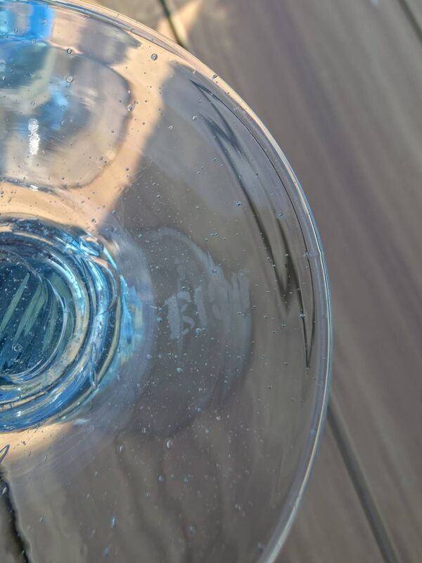 8 grands verres à pied en verre soufflé bullé de Biot – Bleu  signé