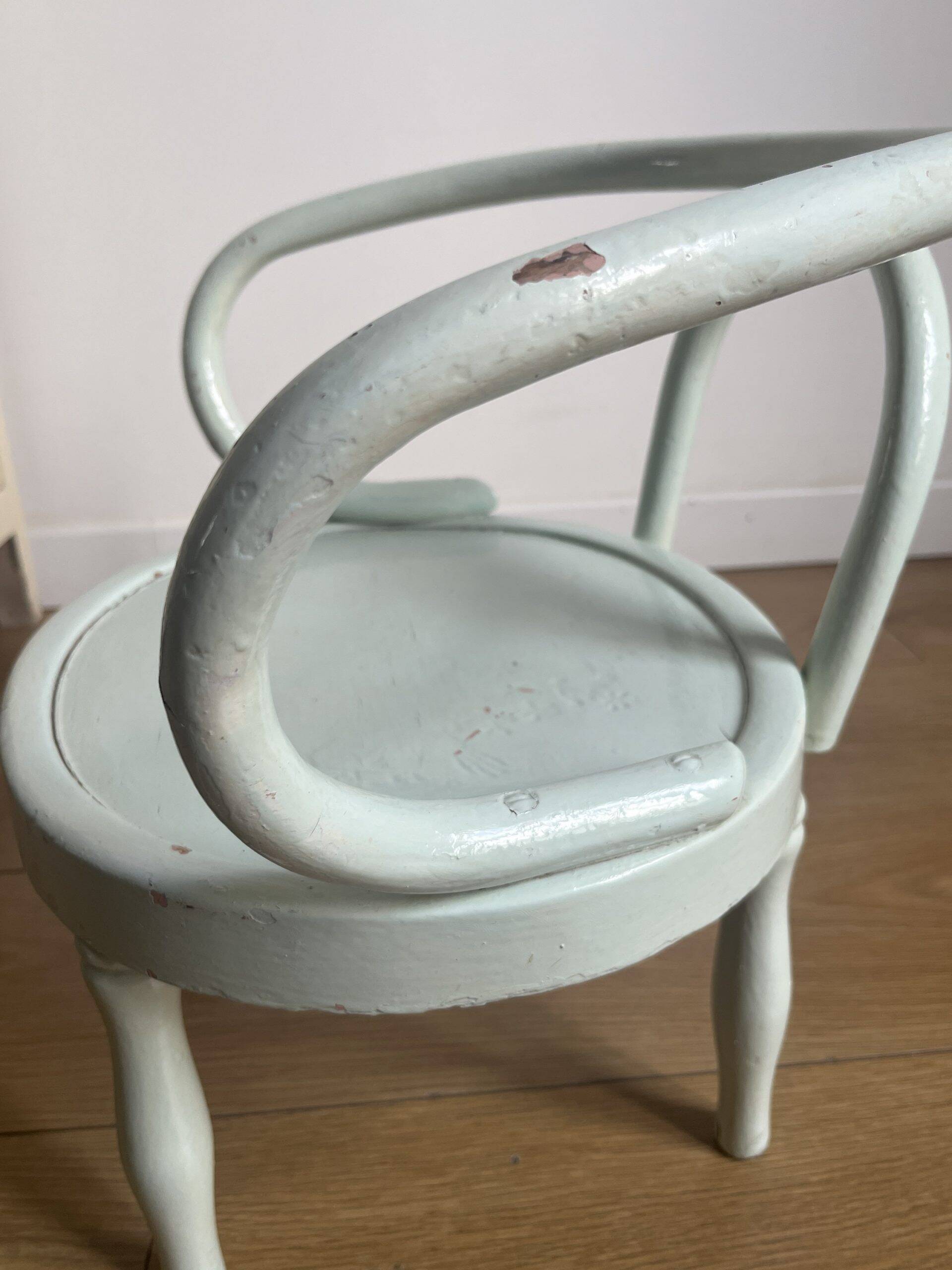 Children's armchair in turned wood early 20th century