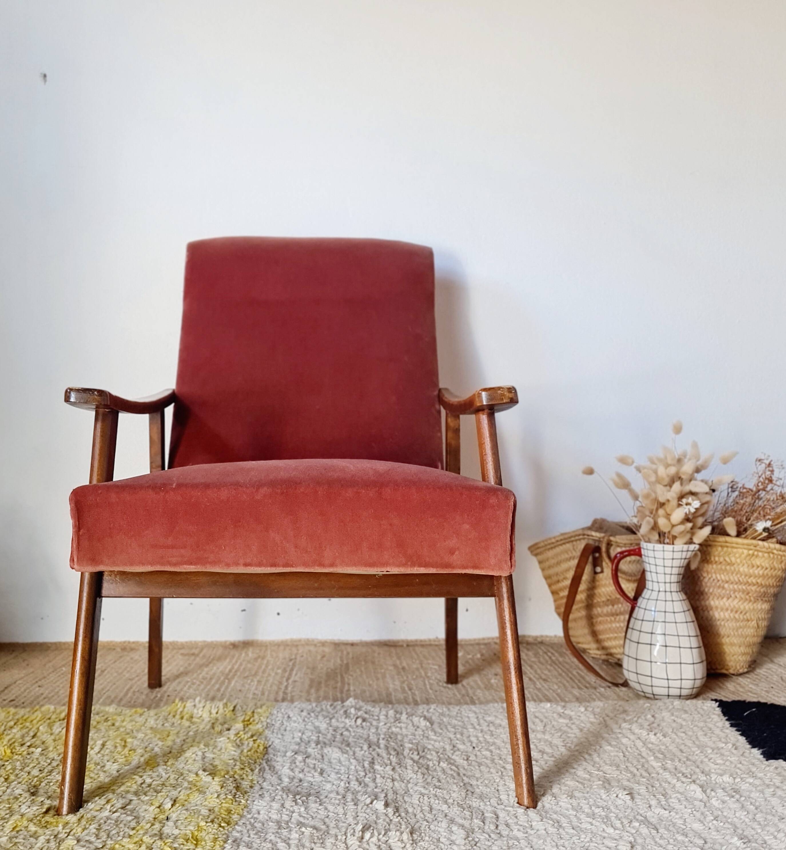 Vintage Scandinavian armchair from the 50s/60s – tapered legs, wood & velvet