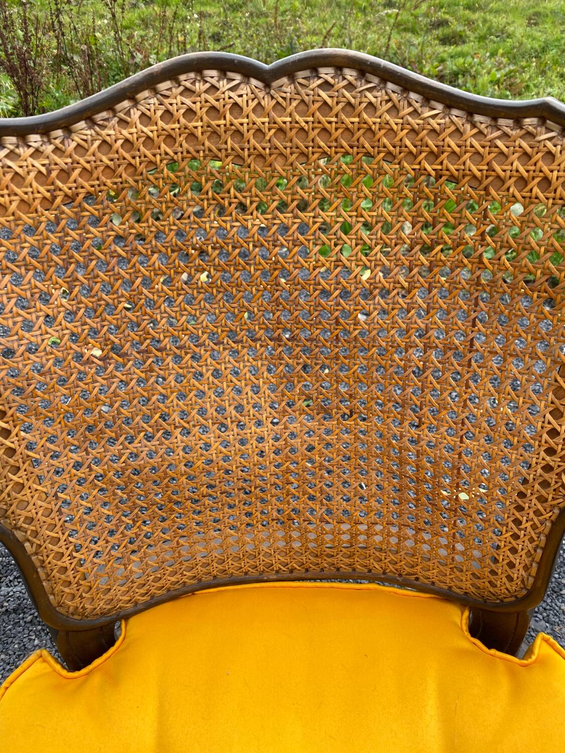 Paire de fauteuils cannés de style Louis XV