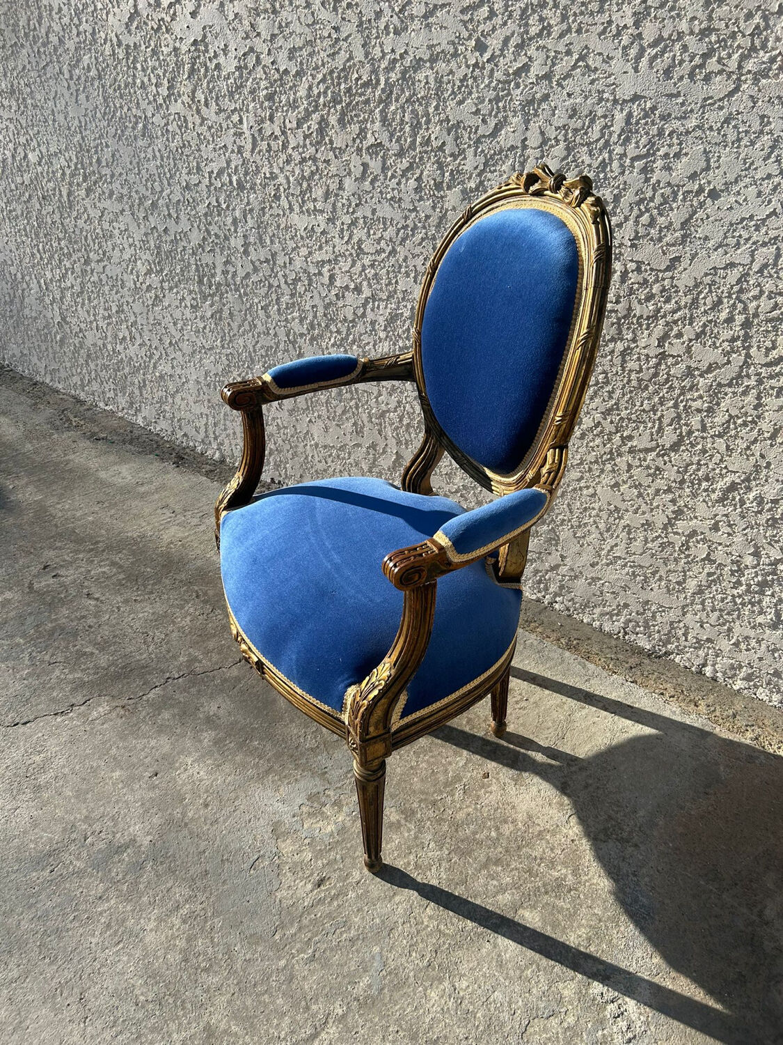 Fauteuil médaillon styl louis XVI