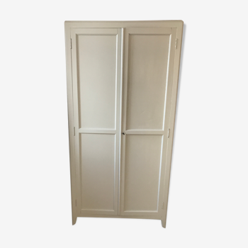 Armoire parisienne