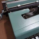 Machine à écrire Olivetti lettera 32