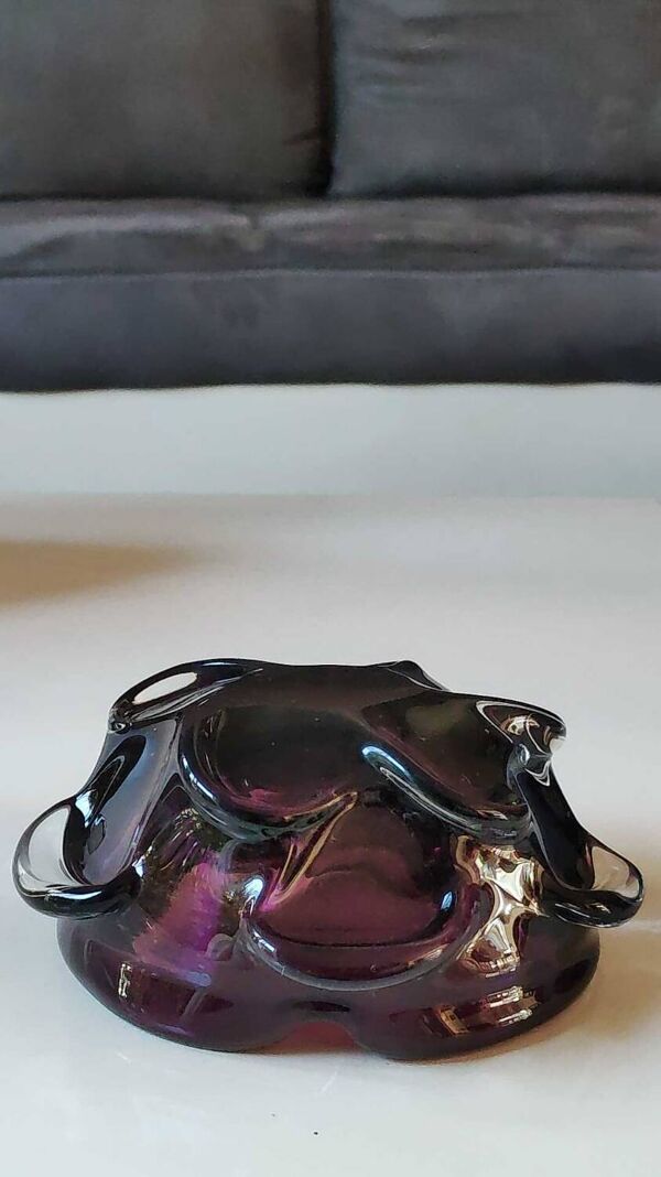 Vide poche Murano. Design forme florale Organique/Corolle. En verre soufflé violine. Diam 15 cm